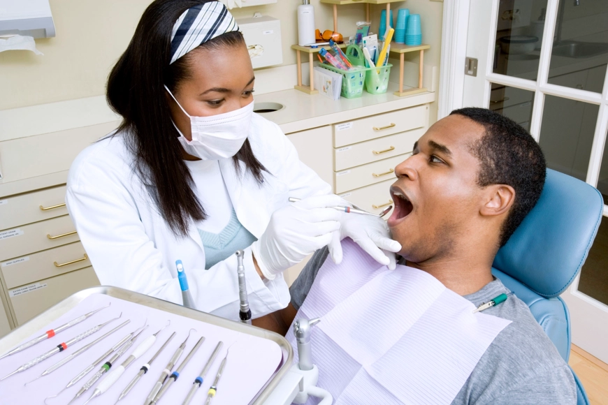 Don't Ignore These Urgent Signs: When to Visit a Dentist in Pembroke Pines